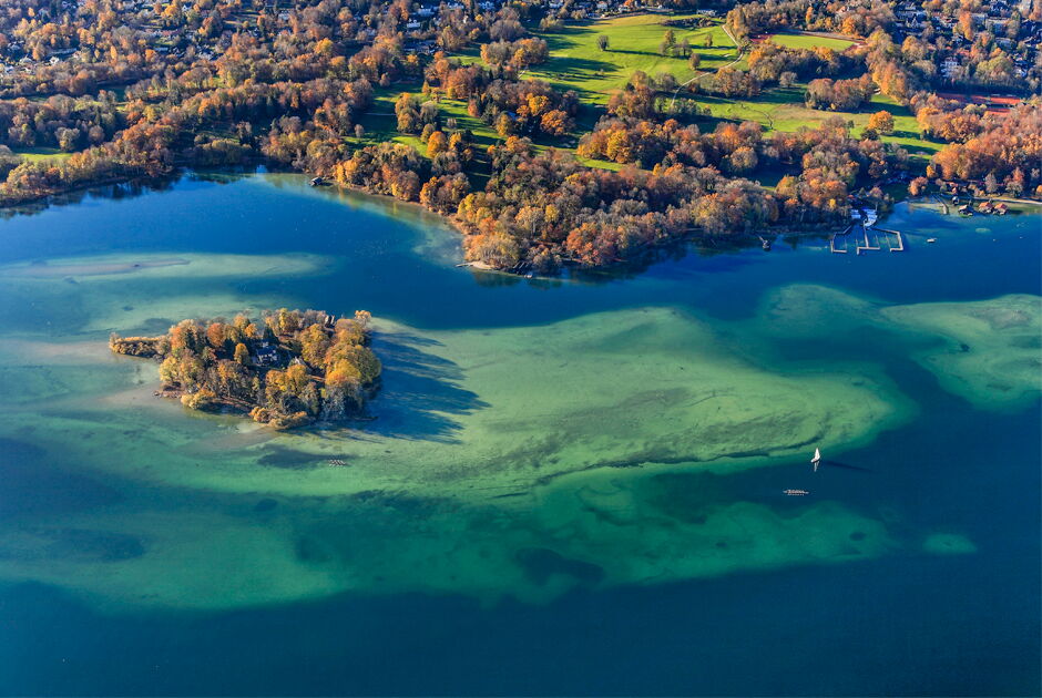 DE_BY_03 Rose Island